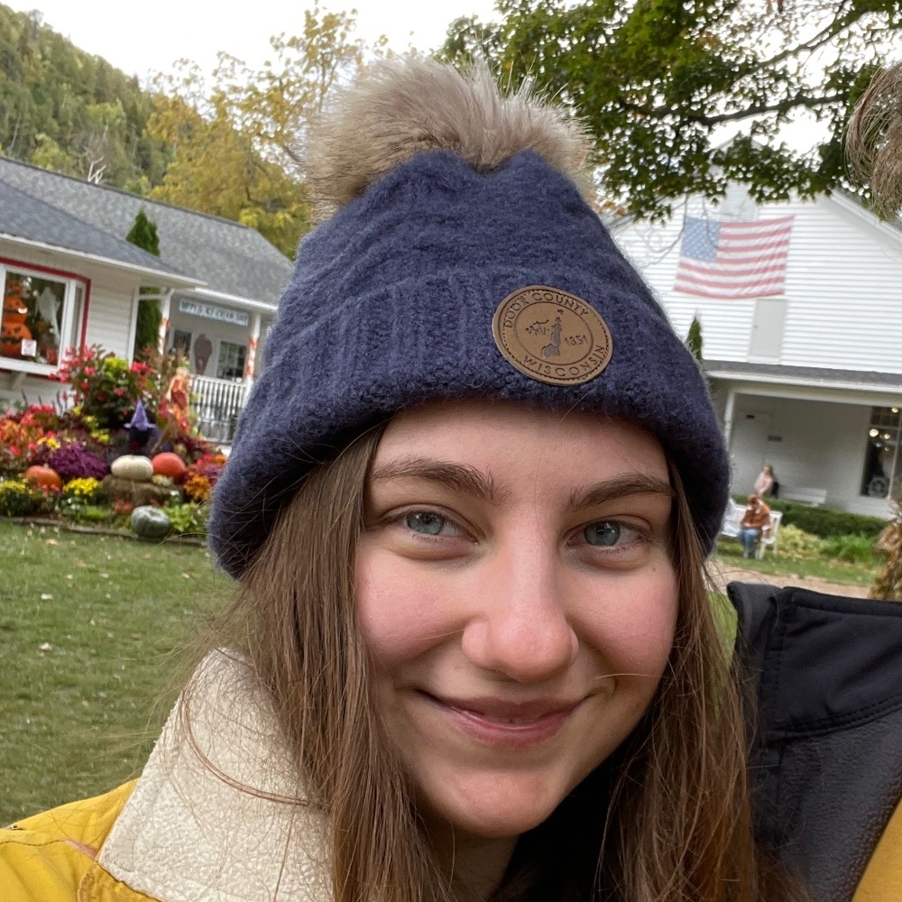 Meet your Posher, Abby